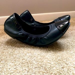 Dexflex Comfort flats. Women’s Size 8.